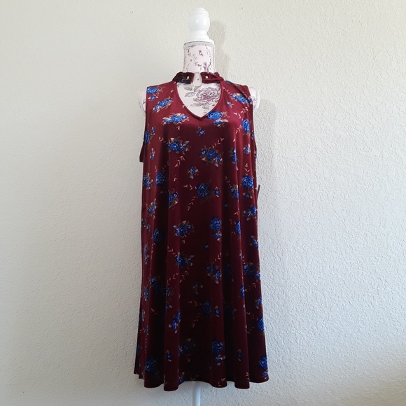 Xhilaration Dresses & Skirts - Red Floral Velvet Cutout Shift Dress Xhilaration